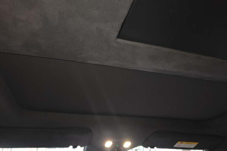 Used ONVO Luxeed L90 2025 Model—Max Six-Seater Version
