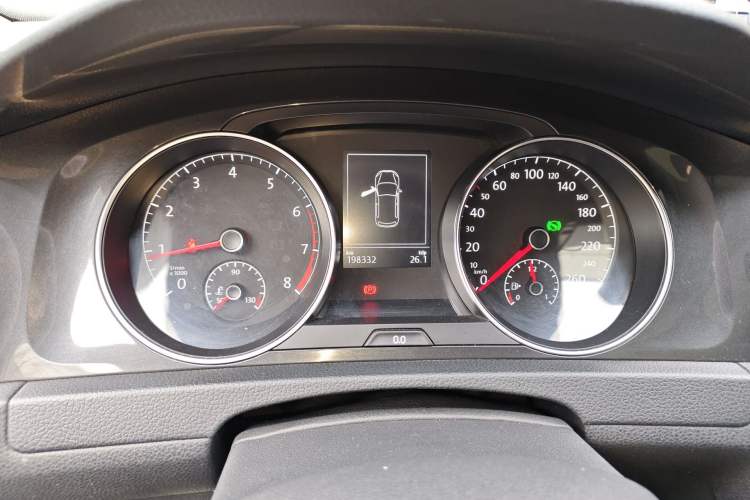 Used Volkswagen Golf 2017 1.6L Automatic Comfort Million-Vehicle Anniversary Edition
