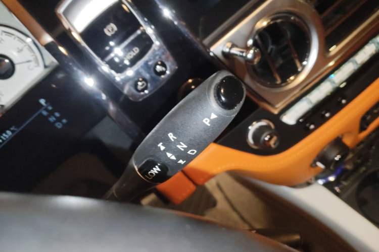 Used Rolls-Royce Dawn 2018 6.6T Standard Edition
