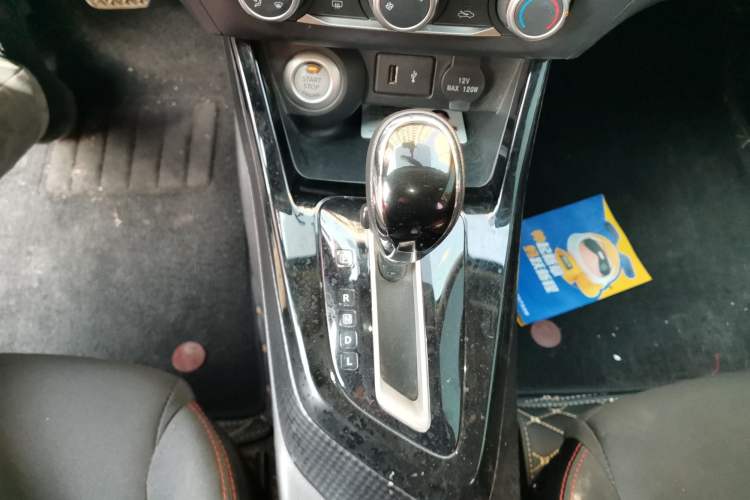 Used Nissan Lannia 2019 1.6L CVT Smart Connect Smart Cool Version China V Standard Gear Lever