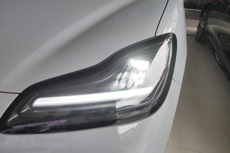 Used Wuling Bingo PLUS 2024 510 km Flagship Edition Four-Seater Version
