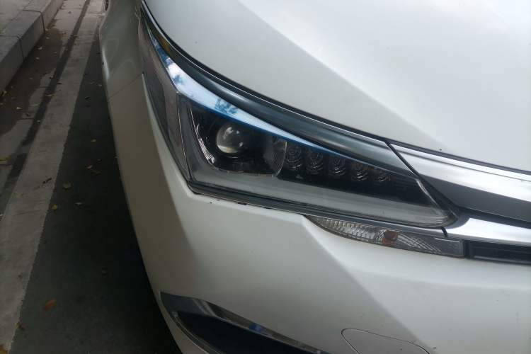 Used Toyota Corolla 2017 Revised Dual-Engine 1.8L E-CVT Leading Edition
