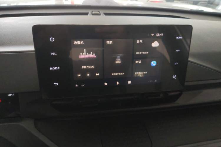 Used Livan 7 2024 605 km Wealth Edition