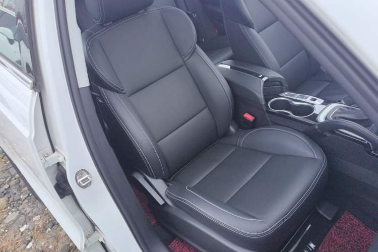 Used Zotye SR7 2016 1.5T CVT Cube Heart Edition China IV Standard
