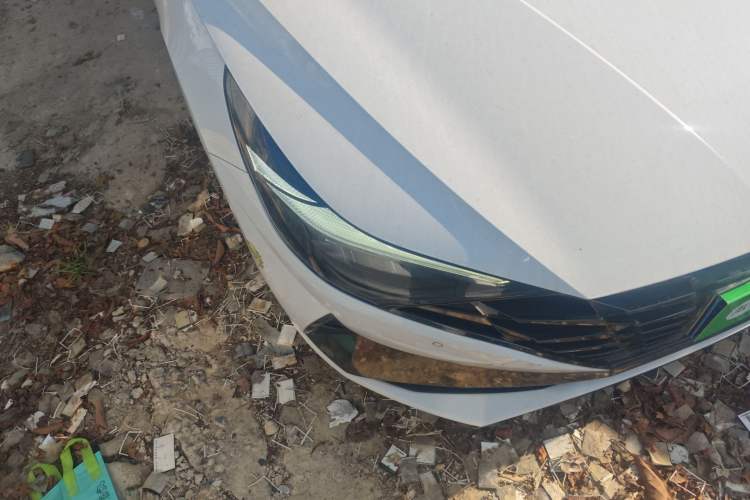 Used Hyundai Elantra 2021 1.5L CVT LUX Prestige Edition Right Front Headlight