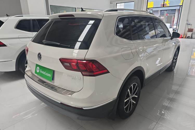 Used Volkswagen Tiguan L 2018 330TSI Automatic Two-Wheel Drive Luxury Edition Rear Right 45 Deg