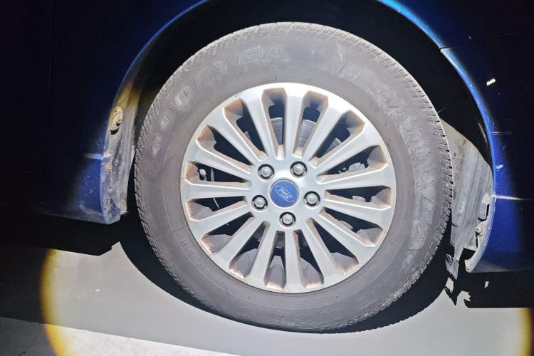 Used Ford Focus 2013 Hatchback Classic 1.8L Automatic Fashion Edition
