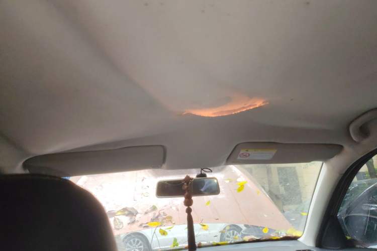 Used Volkswagen Gran Lavida 2015 1.6L Automatic Fashion Edition Headliner