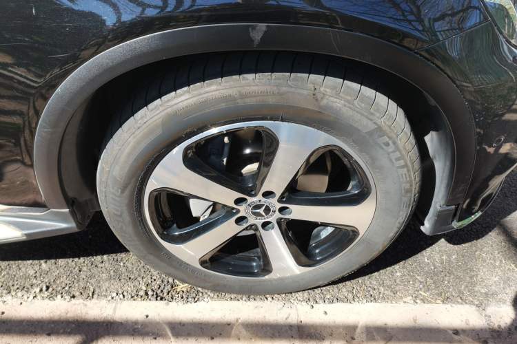 Used Mercedes-Benz GLC 2017 GLC 260 4MATIC Luxury Model Right Front Wheel Hub