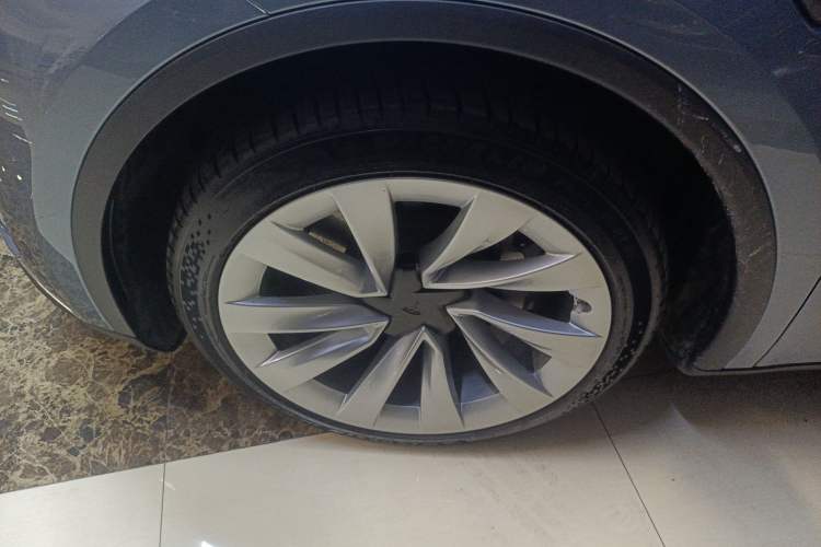Used Tesla Model Y 2025 Rear-Wheel-Drive Version