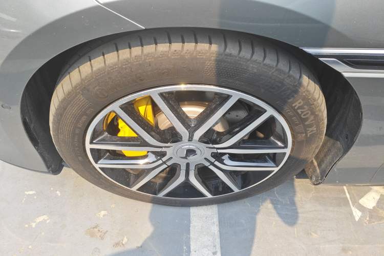 Used Denza Z9GT 2024 630 All-Wheel Drive Pro Version Left Front Wheel Hub