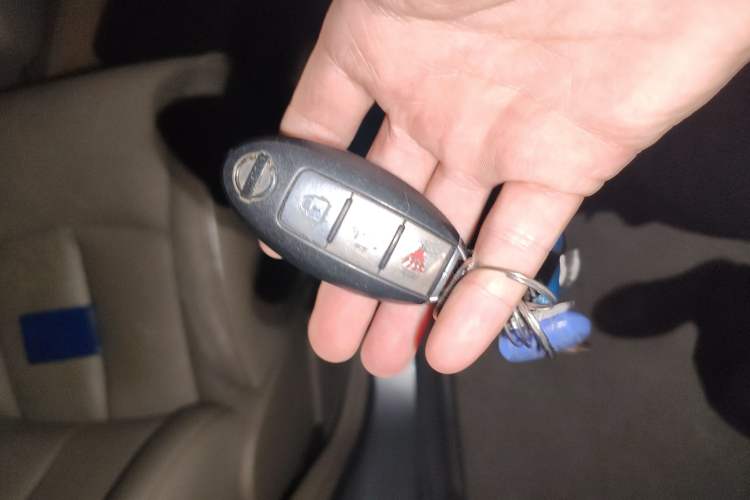 Used Nissan Tiida Sedan 2005 1.6JE AT Vehicle Key