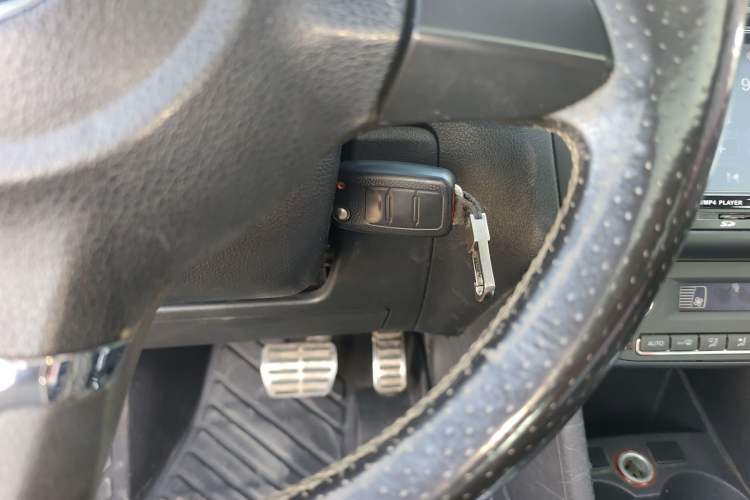 Used Volkswagen Polo 2012 1.6L Cross Polo Automatic Transmission Vehicle Key