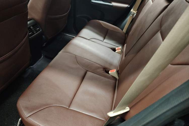 Used Honda CR-V 2016 2.0L two-wheel drive Urban Edition
