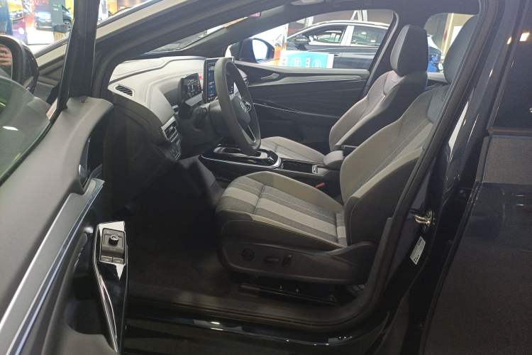 Used Volkswagen ID.4 CROZZ 2025 Pure Edition
