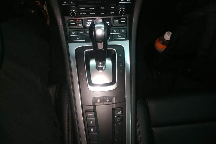 Used Porsche 718 2016 Cayman 2.0T
