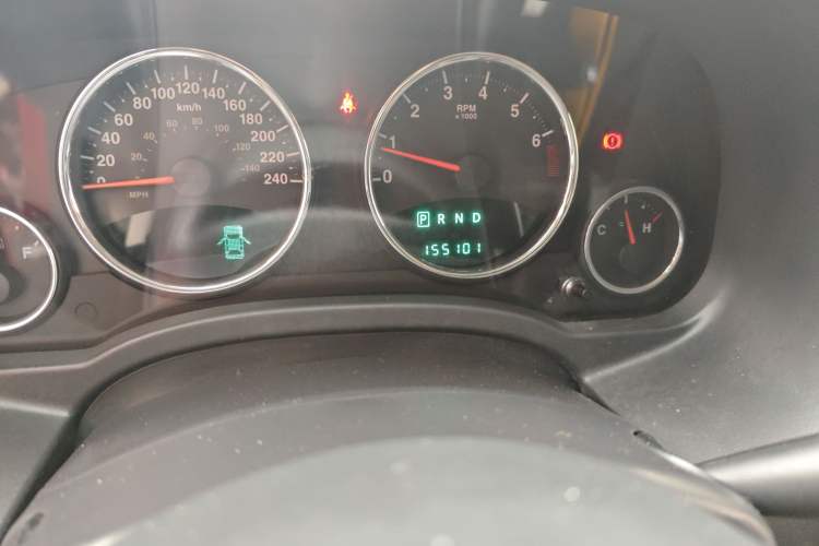 Used Jeep Compass 2012 2.4L four-wheel-drive sport version
