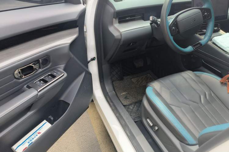 Used JETOUR Shanhai L6 2024 1.5TD DHT MAX
