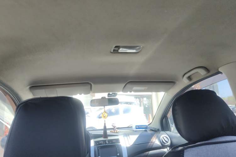 Used Nissan Livina 2010 Jingrui Edition 1.6L Manual Standard Model Headliner