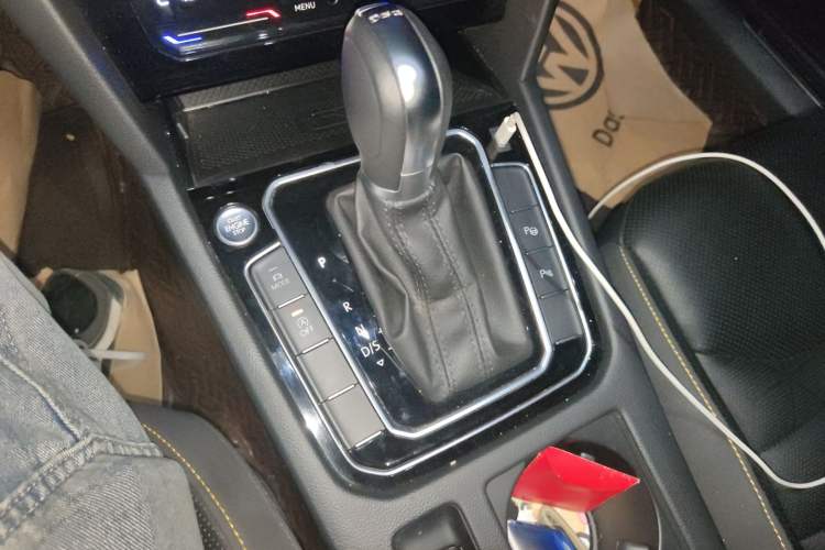 Used Volkswagen FAW-Volkswagen CC 2023 380TSI Striking Edition Gear Lever