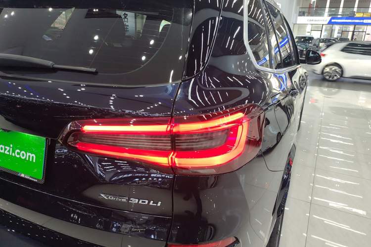 Used BMW X5 2022 Restyled xDrive 30Li Luxury Version M Sport Package