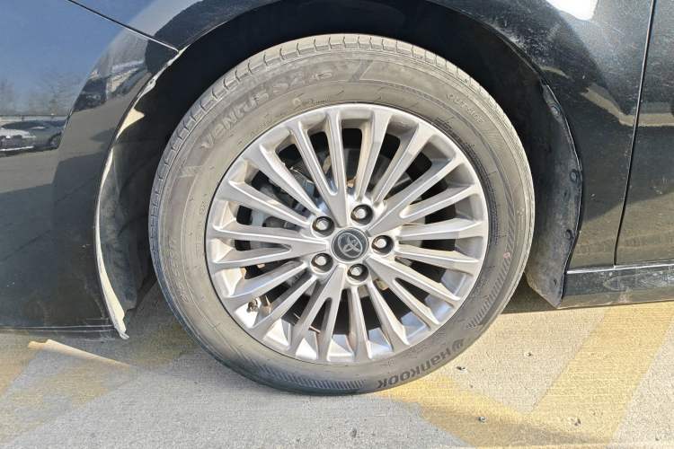 Used Toyota Camry 2024 Dual-Motor 2.0 HGVP Luxury Edition
