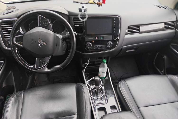 Used Mitsubishi Outlander 2019 2.0L Two-Wheel Drive Comfort Edition 5 Seats China V Standard