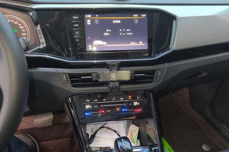 Used Volkswagen Tayron 2020 330TSI Two-Wheel Drive Luxury Smart Connectivity Version Audio And AC Panel