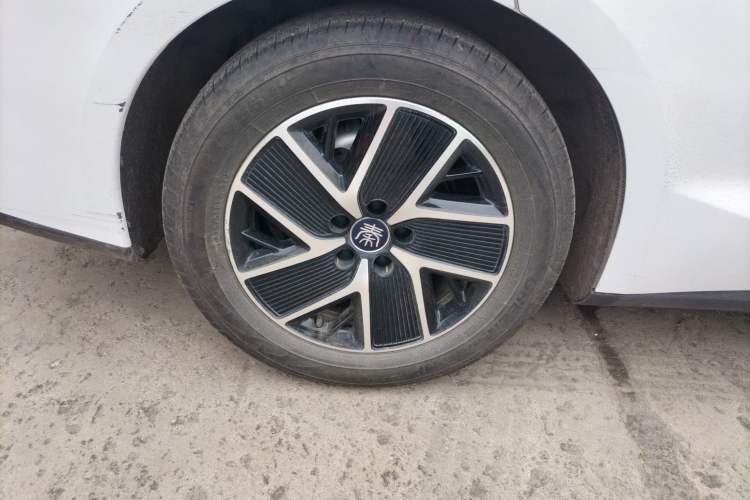 Used BYD Qin L 2024 DM-i 120KM Beyond Model Right Rear Wheel Hub