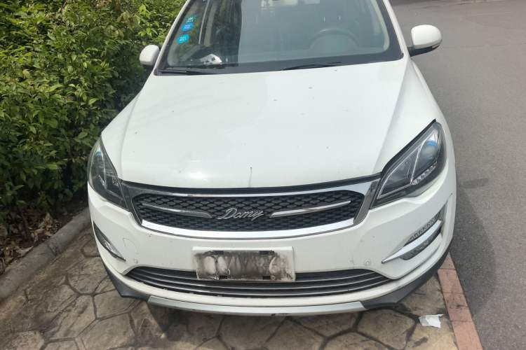 Used Zotye Domy X5 2017 Upgraded Model 1.5T CVT ZhiXian Edition Front