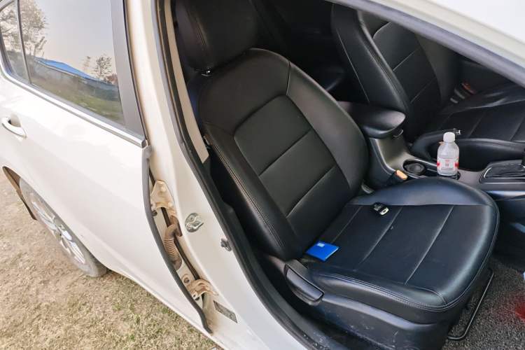 Used Kia K3S 2014 1.6L Automatic GLS Right Front Seat