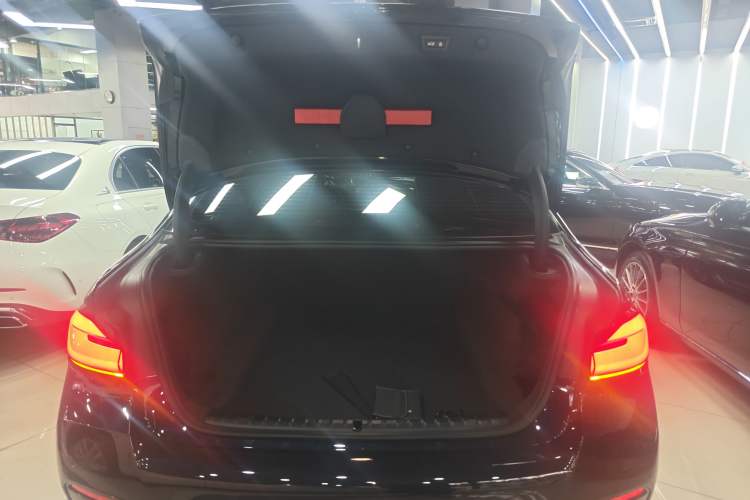 Used BMW 5 Series 2022 Second Facelift 530Li Leading Edition M Sport Package