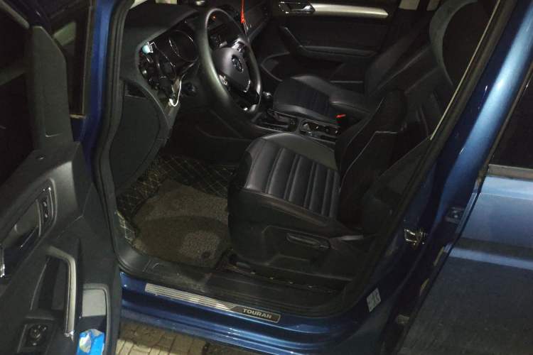 Used Volkswagen Touran 2018 Volkswagen Touran L 280TSI DSG Comfort Edition 7 Seats China V Emission Standard Driver Seat