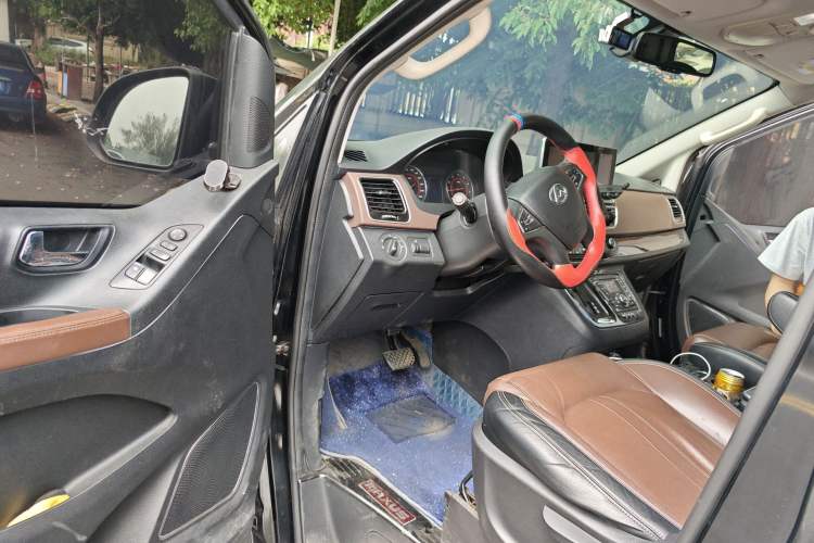 Used SAIC MAXUS G10 2016 2.0T Automatic Executive Edition
