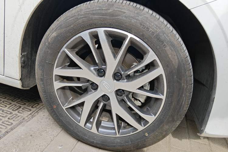 Used Geely Auto Emgrand 2025 4th Generation 1.5L Manual – Dragon Edition