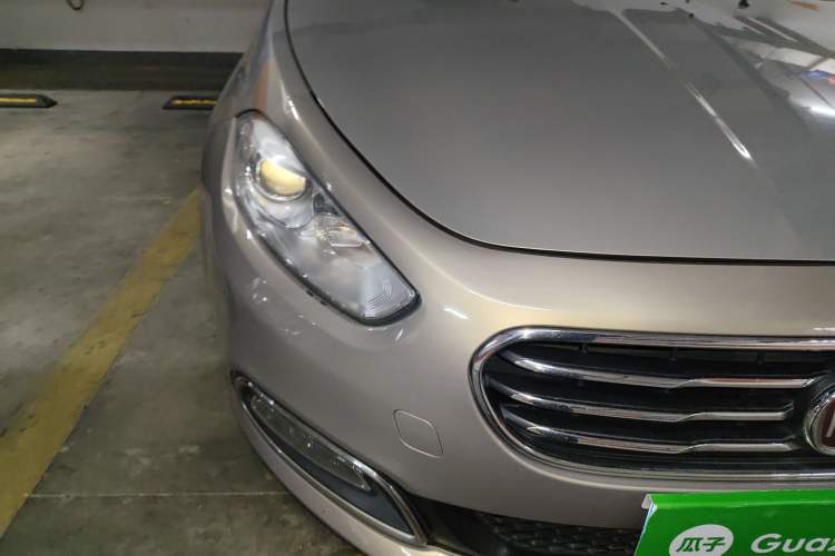 Used Fiat Viaggio 2012 1.4T Automatic Jingxiang Edition Right Front Headlight