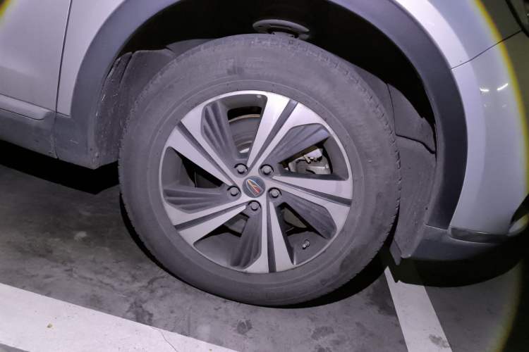 Used Hongqi HS5 2019 2.0T Smart Connect Flagship Edition Right Front Wheel Hub