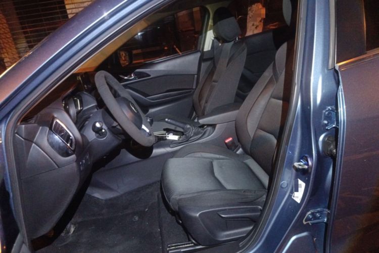 Used Mazda 3 Axela 2014 Sedan 1.5L Manual Comfort Model Left Front Seat