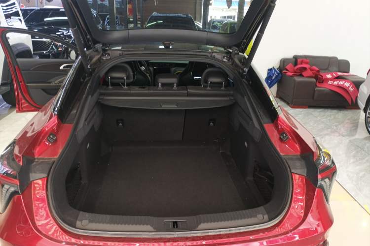 Used Hongqi H6 2023 2.0T ZhiZhen Edition