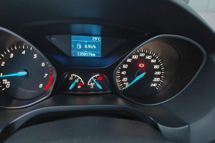 Used Ford Focus 2012 Hatchback 1.6L Manual Fashion Edition
