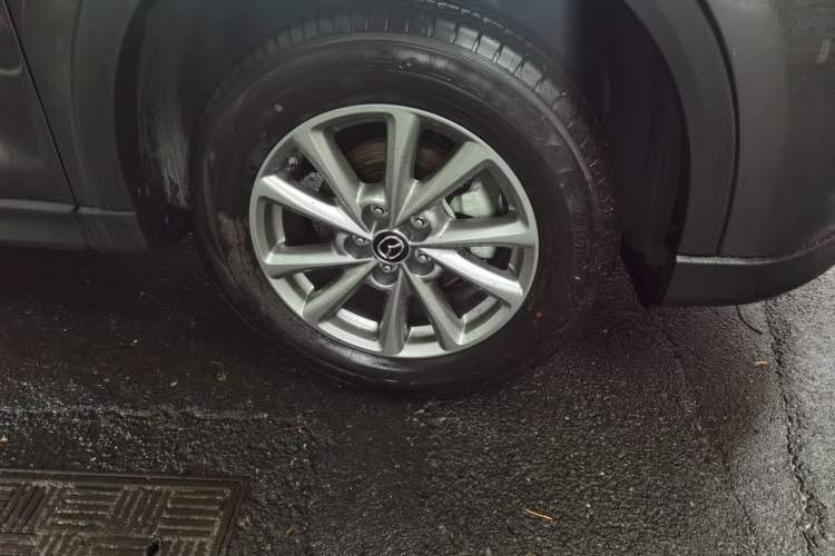 Used Mazda CX-5 2025 2.0L Automatic Two-Wheel Drive ZhiShang Pro Right Front Wheel Hub