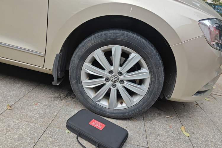 Used Volkswagen Bora 2017 1.6L Automatic Comfort Model Right Front Wheel Hub