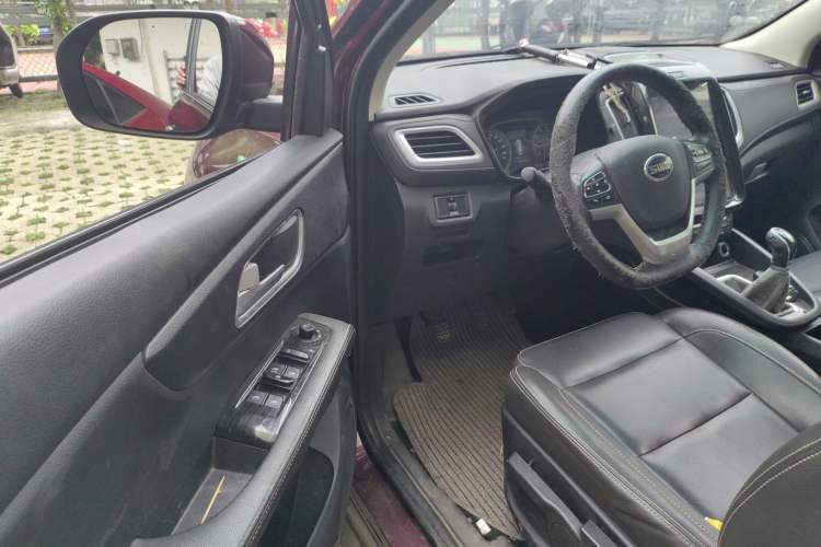 Used SWM X7 2016 1.8L Manual Luxury Edition 7 Seats