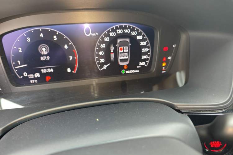 Used Honda Civic 2022 240TURBO CVT Dynamic Edition Odometer Close Up