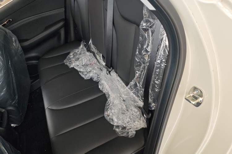 Used Baojun Yunhai 2024 140km Plug-in Hybrid Version Left Rear Seat