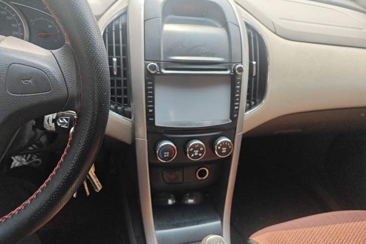 Used Baojun 630 2012 1.5L DVVT manual comfort version
