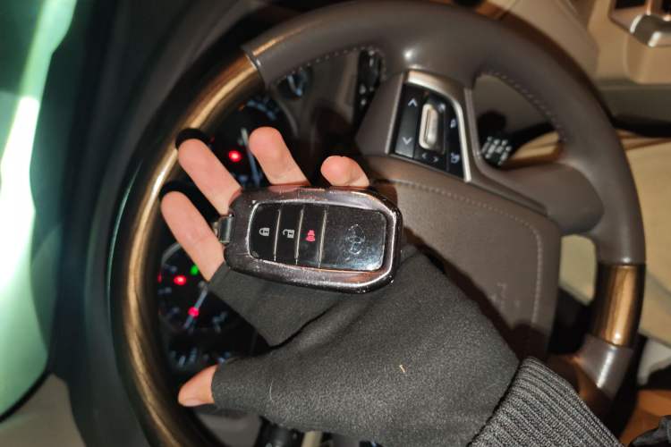 Used Toyota Land Cruiser 2021 5.7L VX-R Middle East