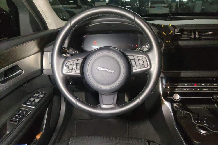 Used Jaguar XFL 2017 XFL 2.0T 200PS Luxury Edition
