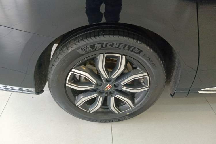 Used Hongqi HQ9 2023 2.0T Smart Connect Flagship Edition Right Rear Wheel Hub