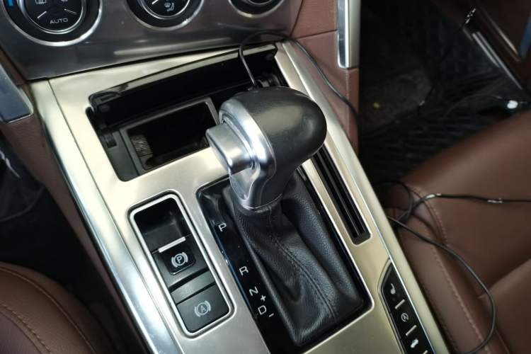 Used Haval H7 2016 Blue-Label H7 2.0T Automatic Luxury Model Gear Lever